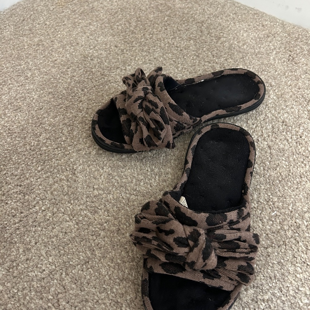 Leopard Print Knotted Sandals